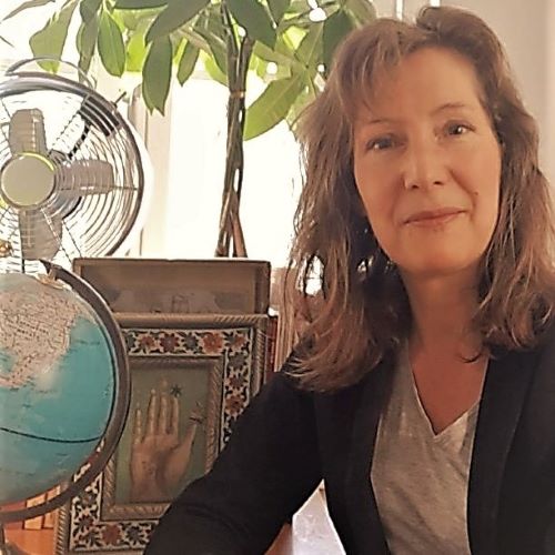 Krista Rosendahl heeft een praktijk als astroloog en handlijnkundige