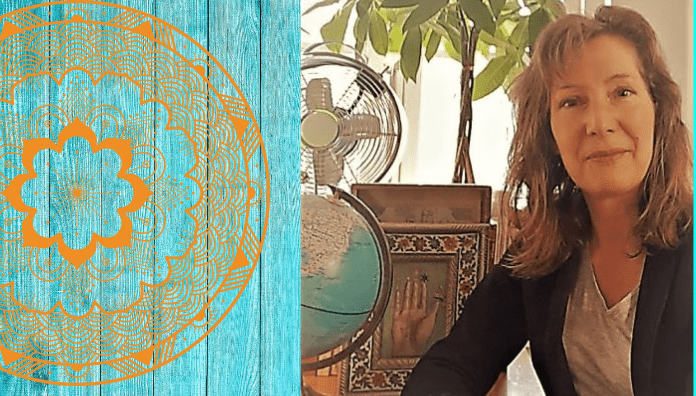 Krista Rosendahl heeft een praktijk als astroloog en handlijnkundige